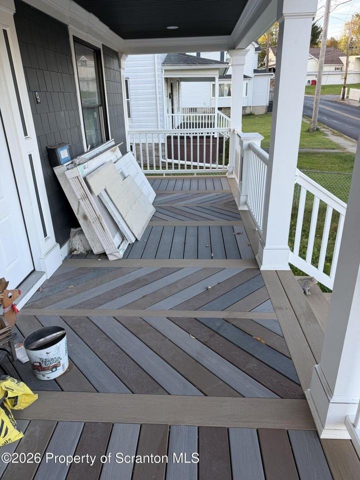 95 Fallbrook St #1stFL - Photo 4 of 23