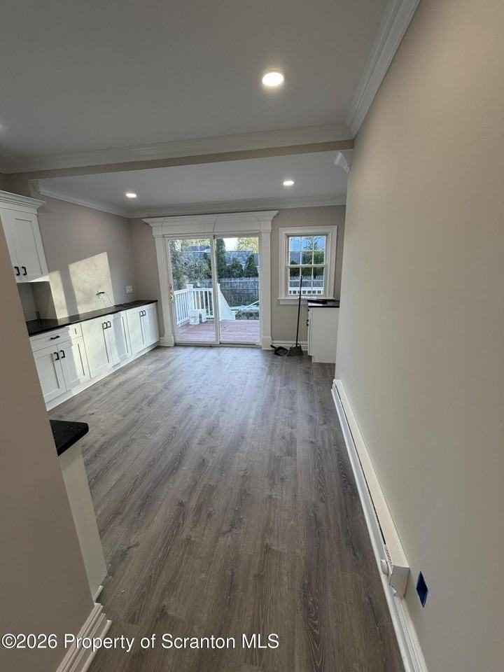 95 Fallbrook St #1stFL - Photo 7 of 23