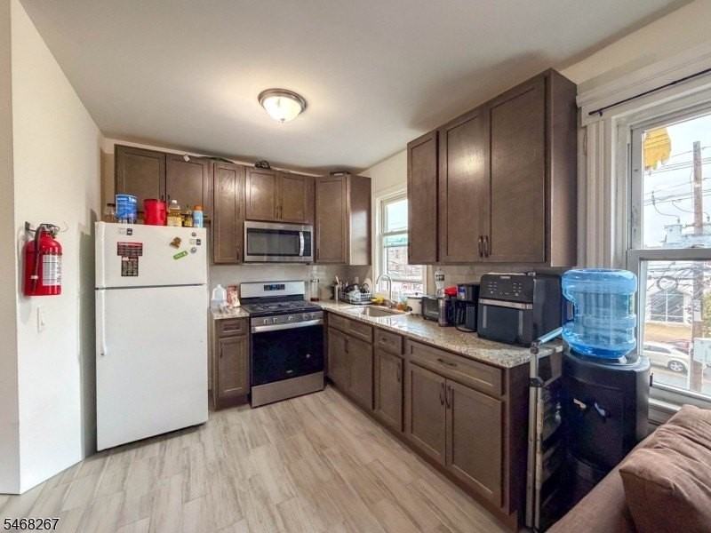 540 Jersey Ave - Photo 4 of 18