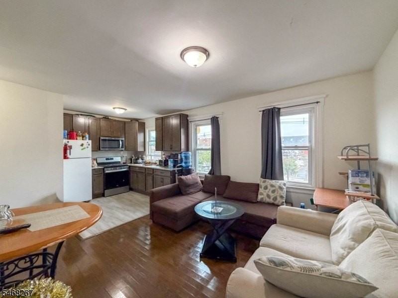 540 Jersey Ave - Photo 7 of 18