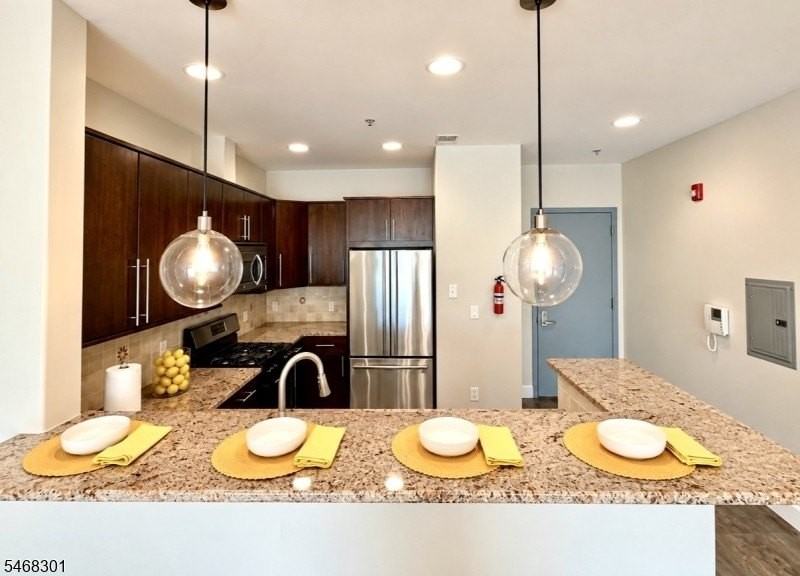 130 South St Apt 2d - Photo 2 of 39