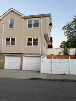 featured image of 71 Hammond Ave