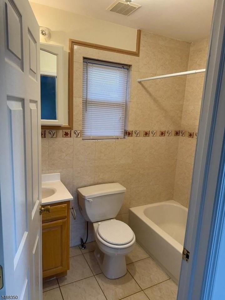 71 Hammond Ave - Photo 3 of 8