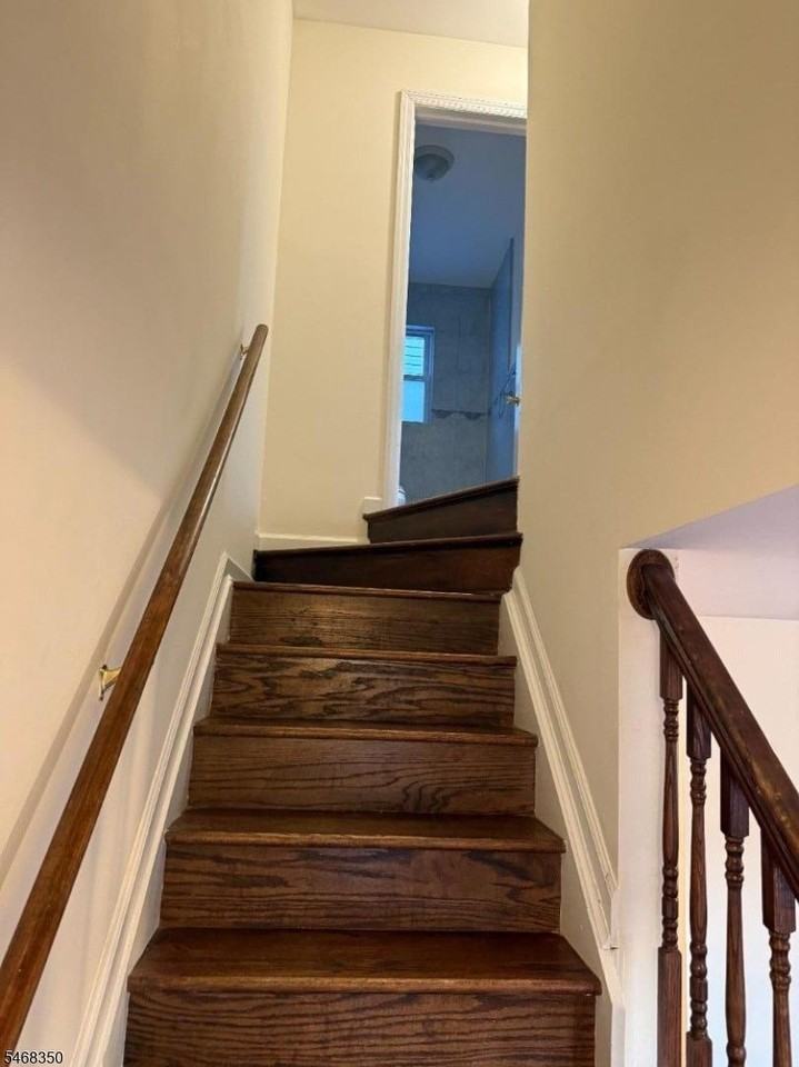 71 Hammond Ave - Photo 4 of 8