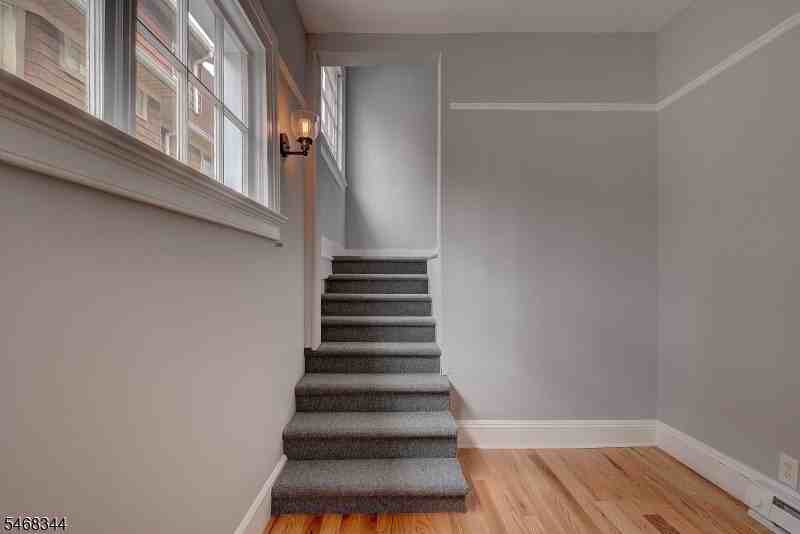 111 N Fullerton Ave #2 - Photo 3 of 19