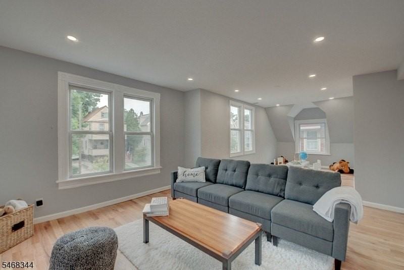111 N Fullerton Ave #2 - Photo 4 of 19