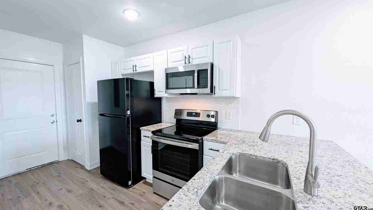Chestnut Dr - Photo 3 of 11