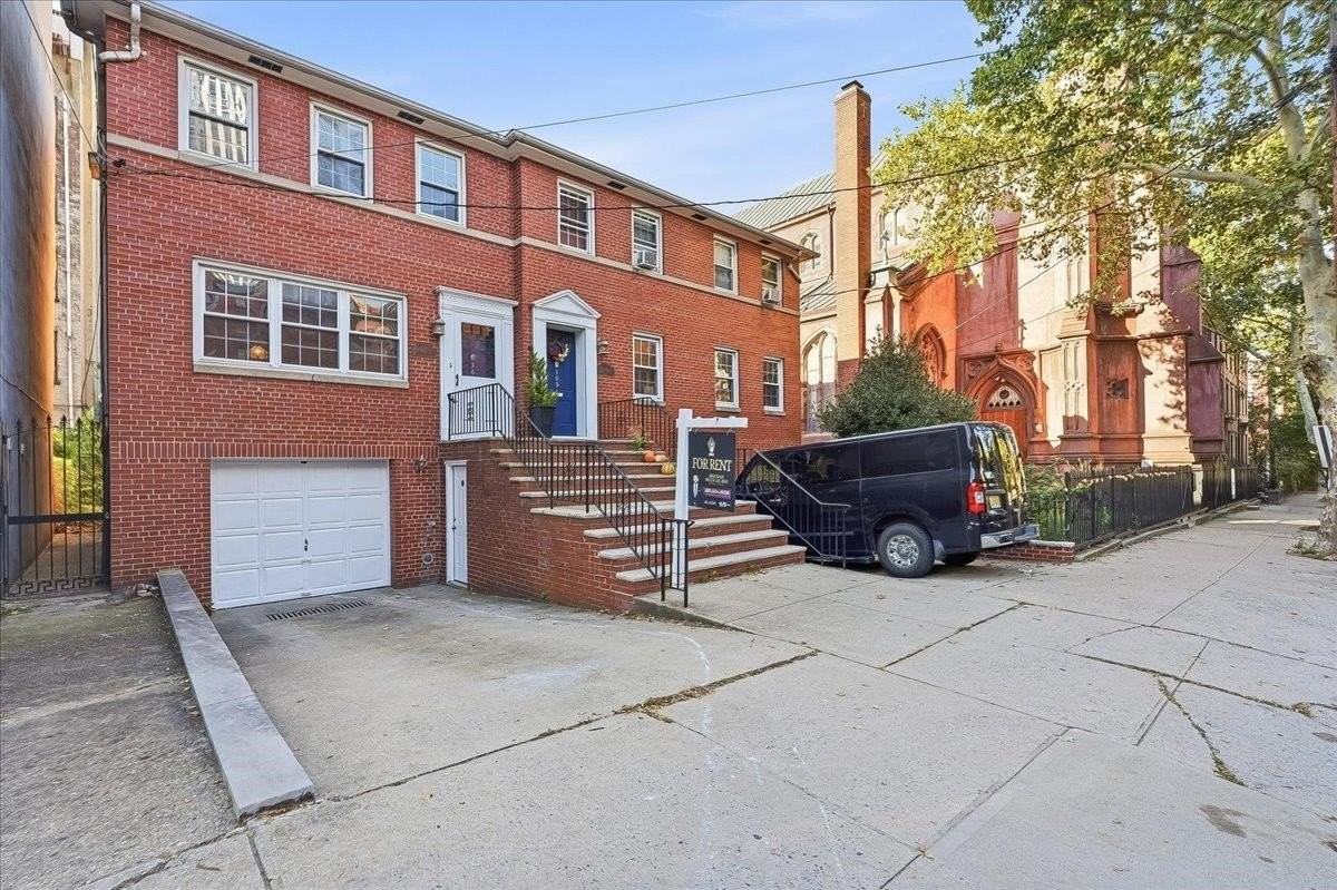107 Grand St - Photo 2 of 49
