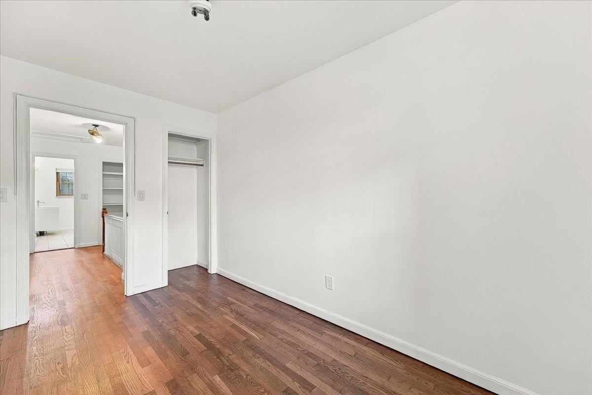 107 Grand St - Photo 5 of 49