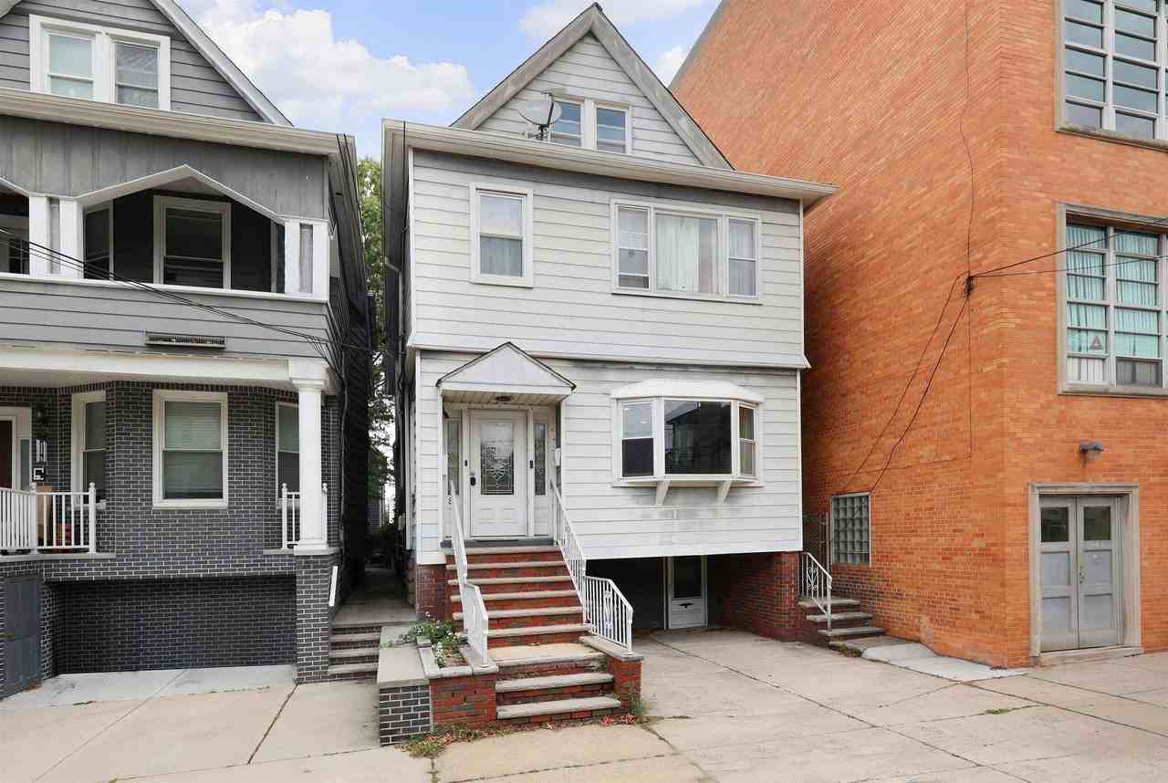 85 W 46th St - Photo 2 of 26
