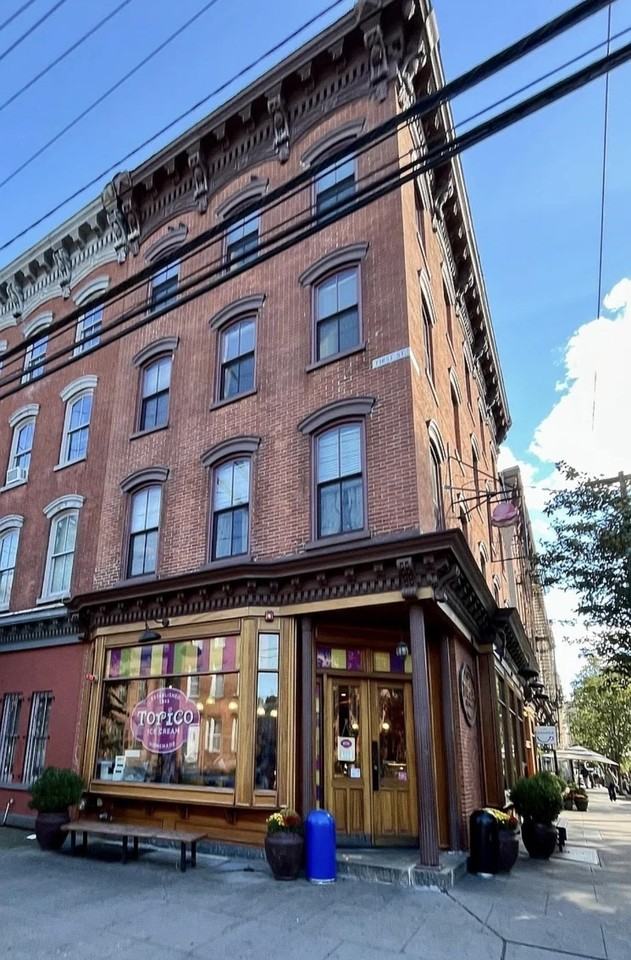 20 Erie St #2 - Photo 2 of 25