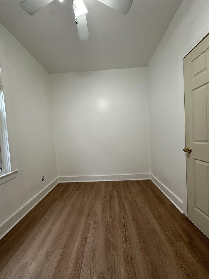 79 W 52nd St #2 - Photo 7 of 20