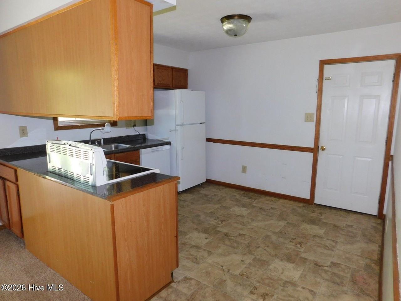 512 Cougar Pl - Photo 3 of 21