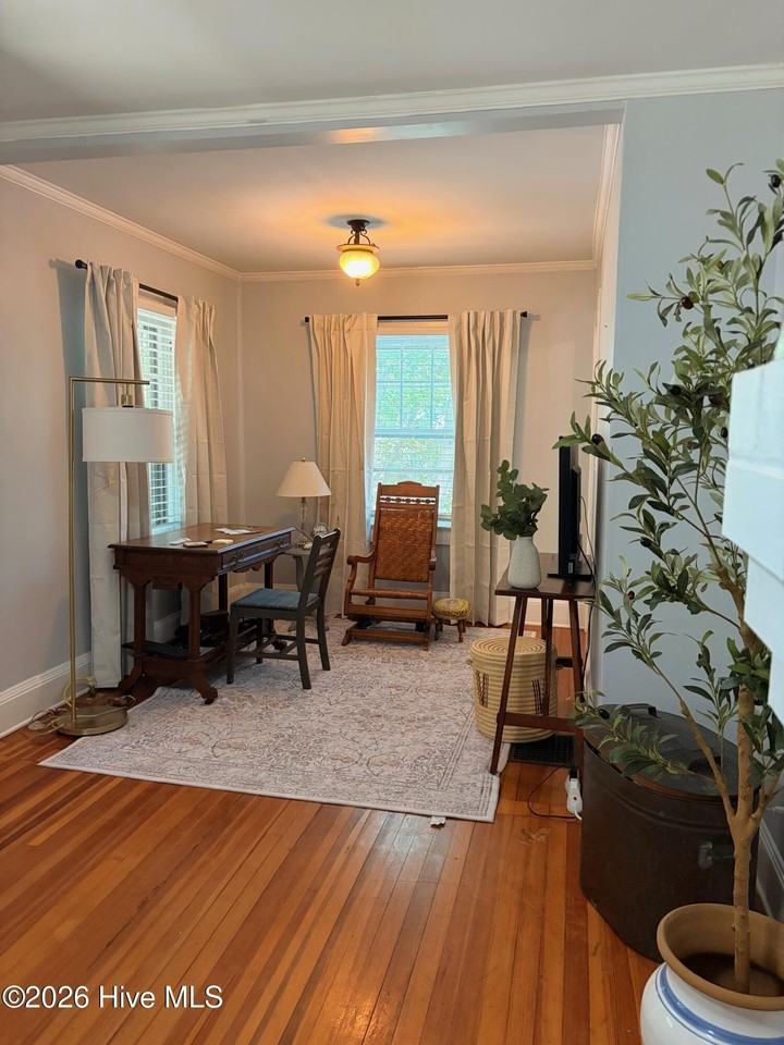 655 N May St - Photo 6 of 23