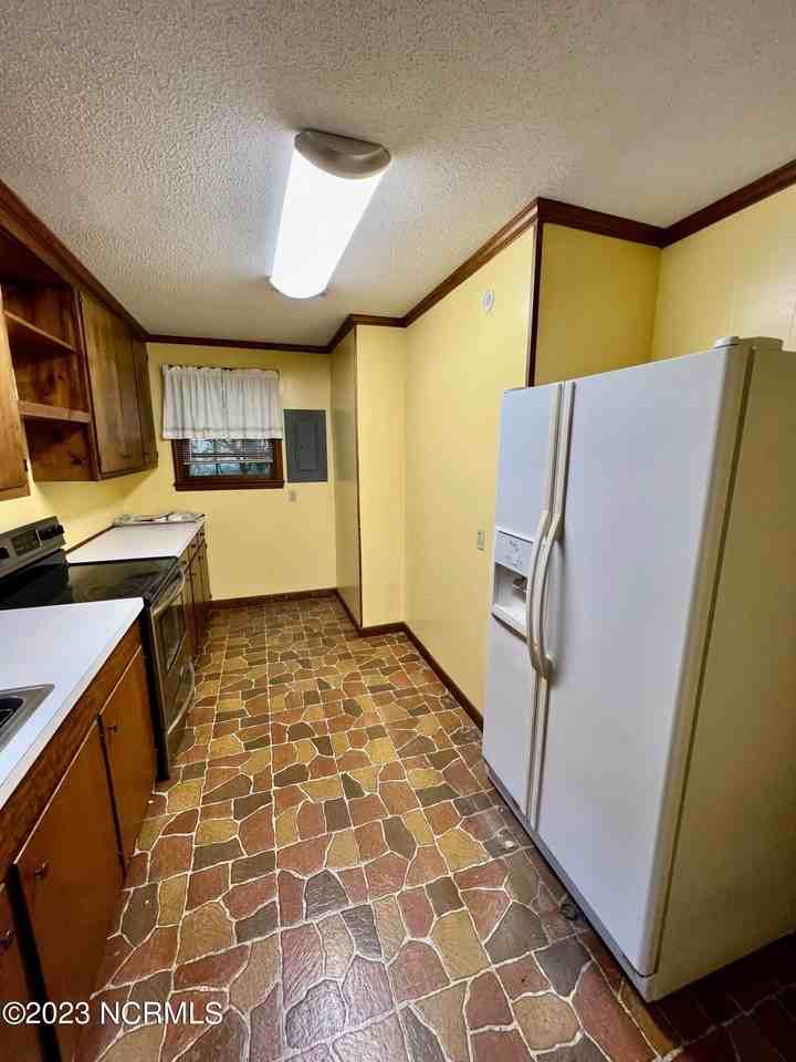 3591 E Wilson St - Photo 4 of 11