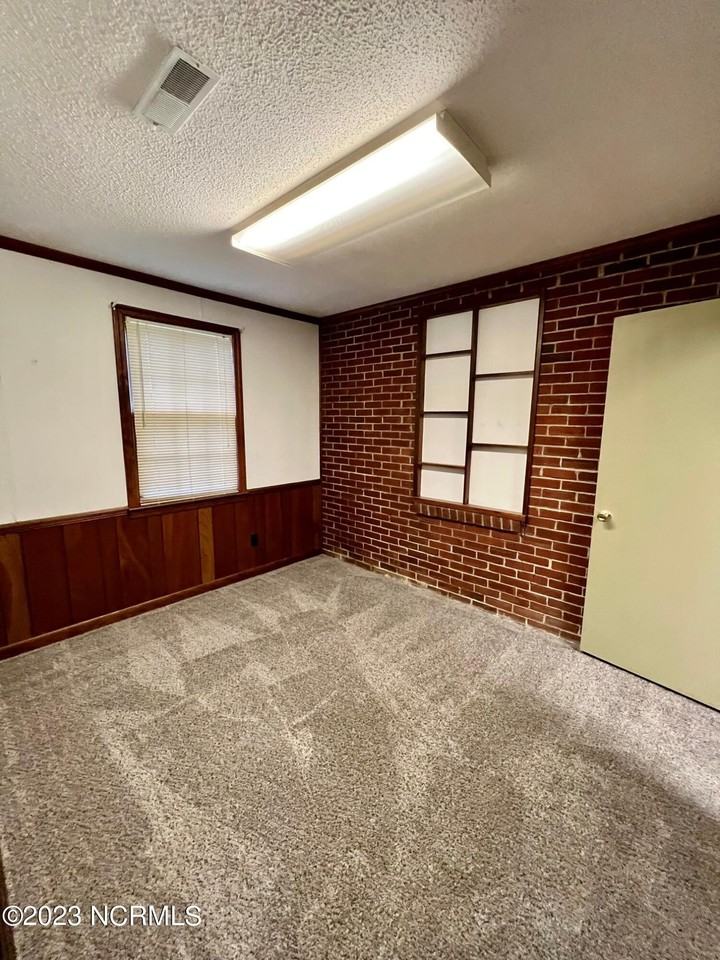 3591 E Wilson St - Photo 7 of 11