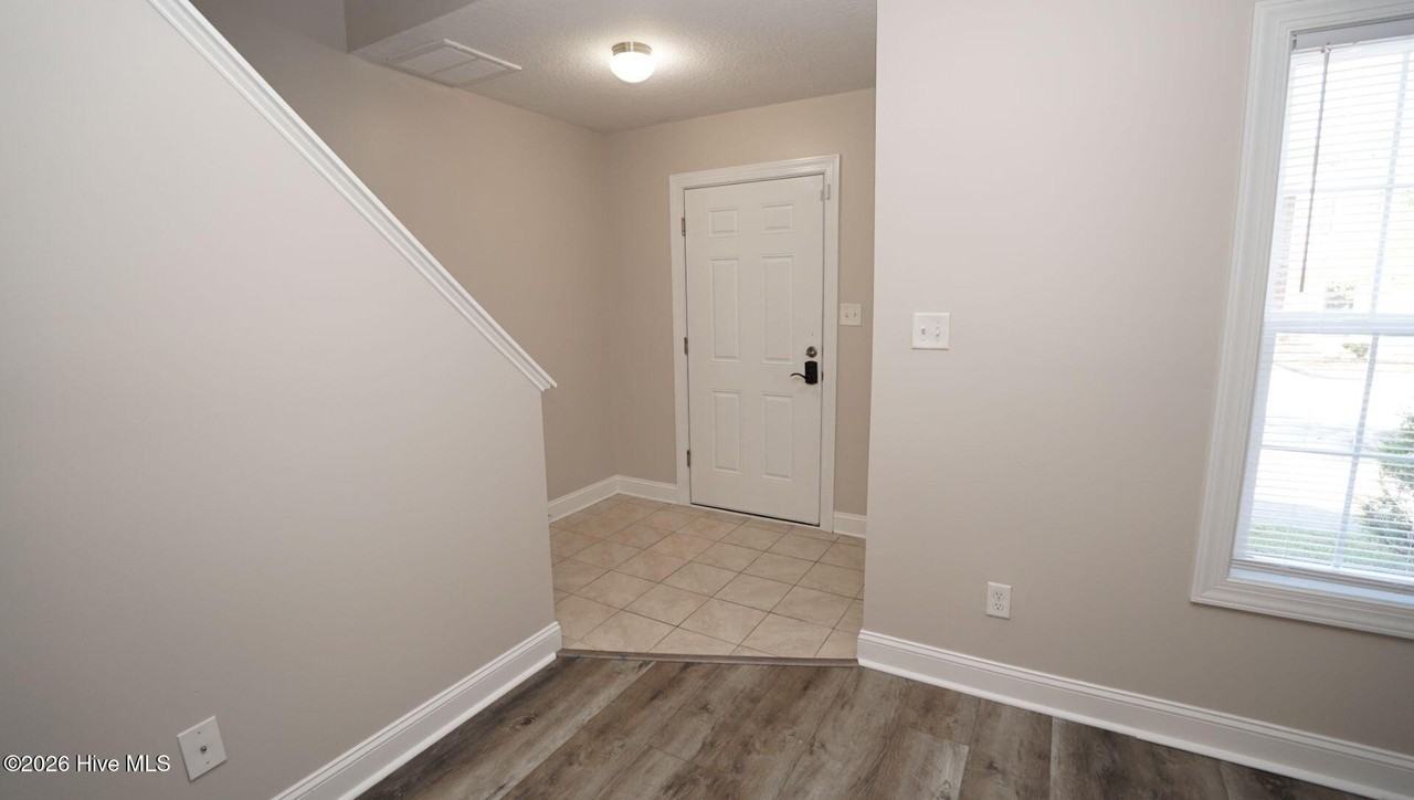 103 W Murrow Ln - Photo 3 of 27