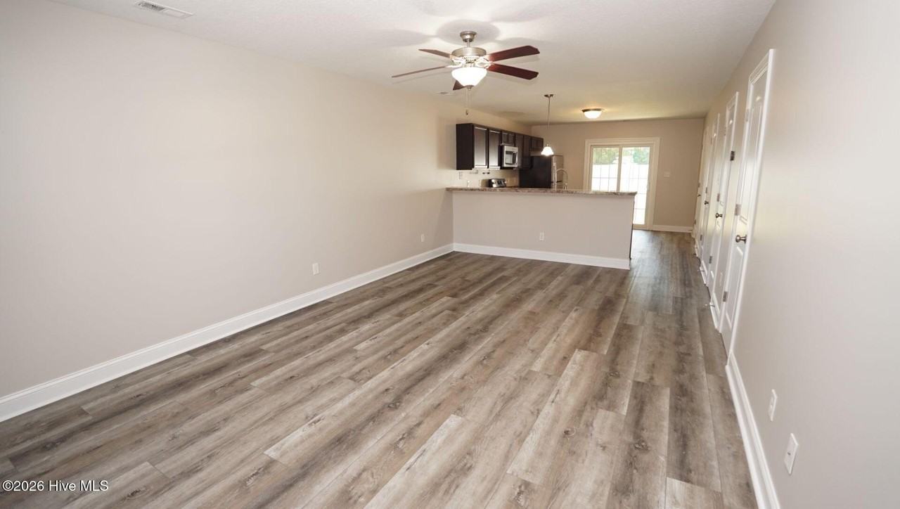 103 W Murrow Ln - Photo 4 of 27