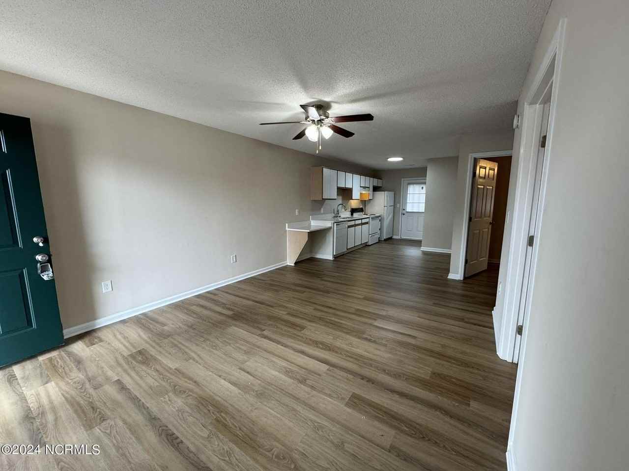 2215 Hurt Dr - Photo 4 of 11