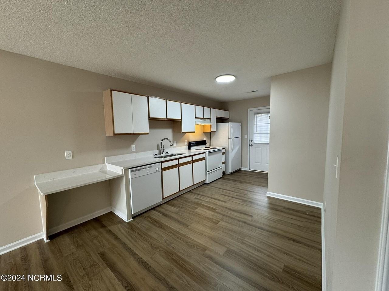2215 Hurt Dr - Photo 5 of 11