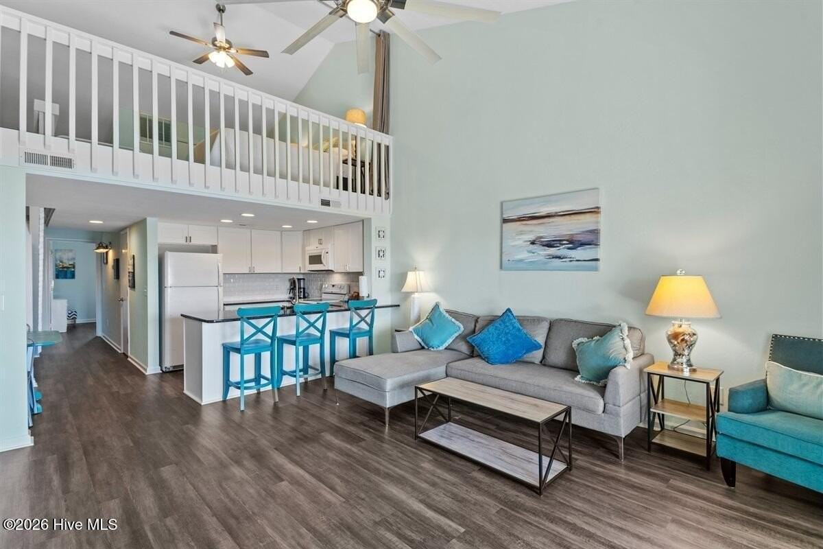 918 N New River Dr #534 - Photo 5 of 36