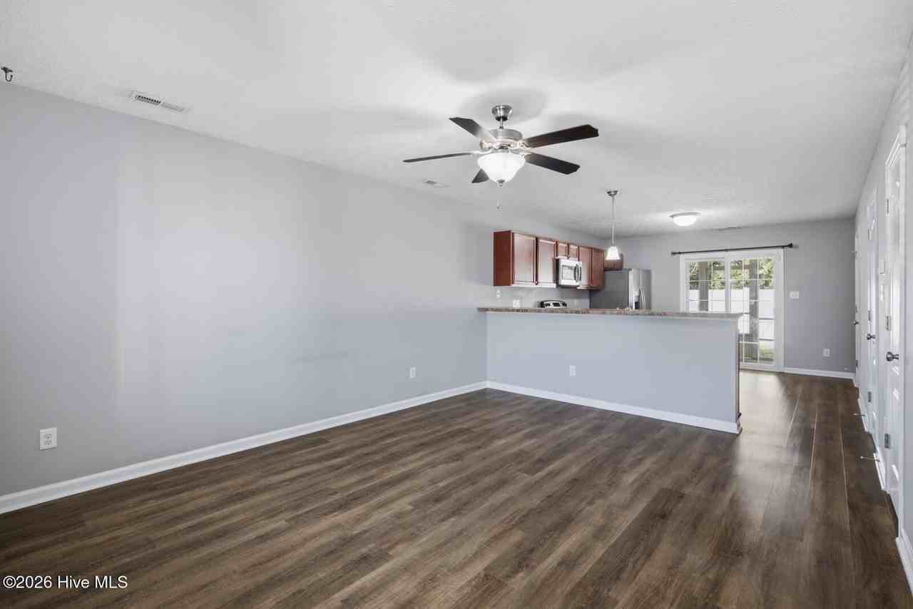 427 Falls Cv - Photo 3 of 18