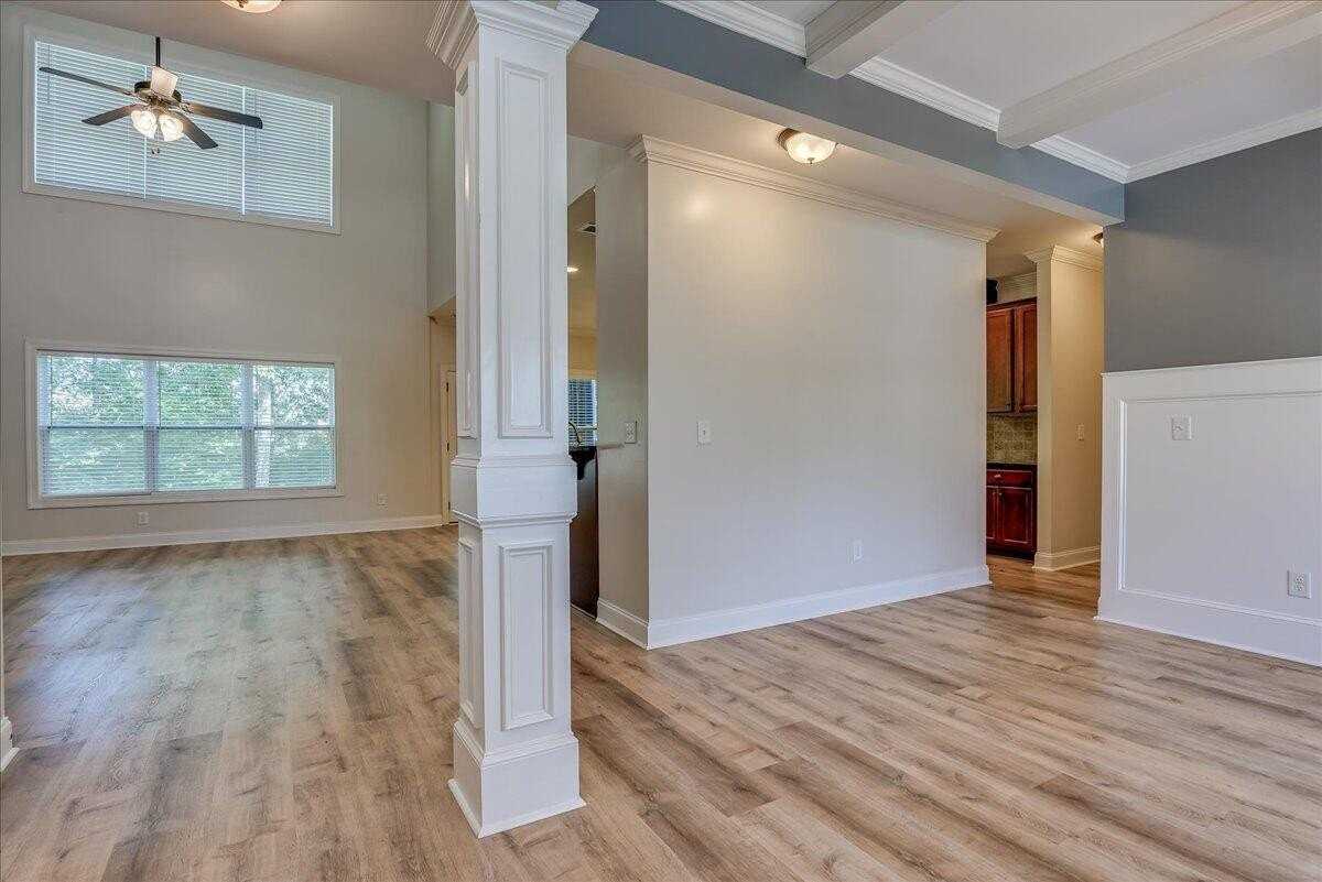 1509 Old Spruce Ln - Photo 5 of 39