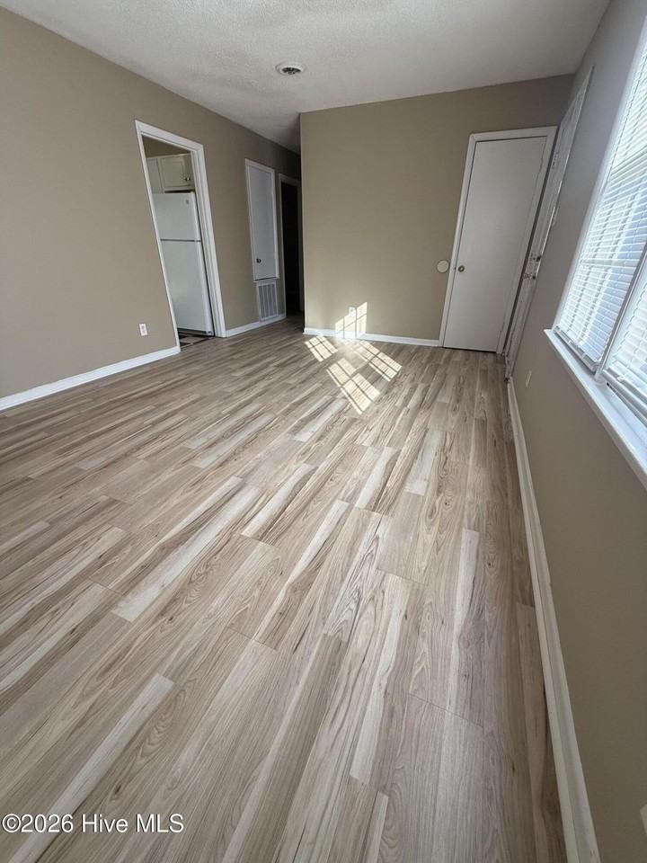 111 Phillips Cir #A - Photo 3 of 12