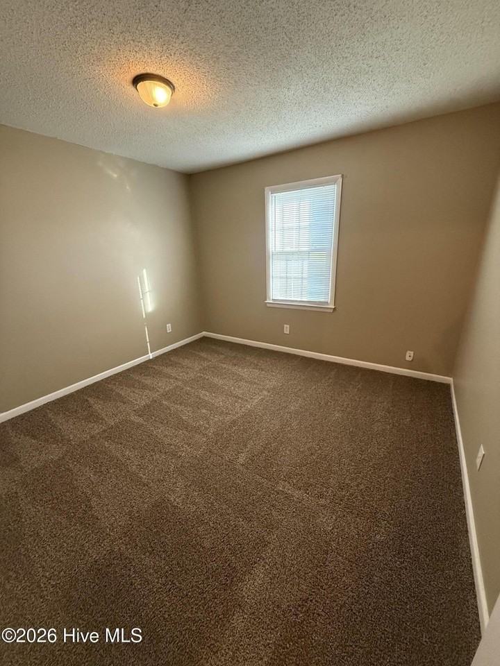 111 Phillips Cir #A - Photo 4 of 12