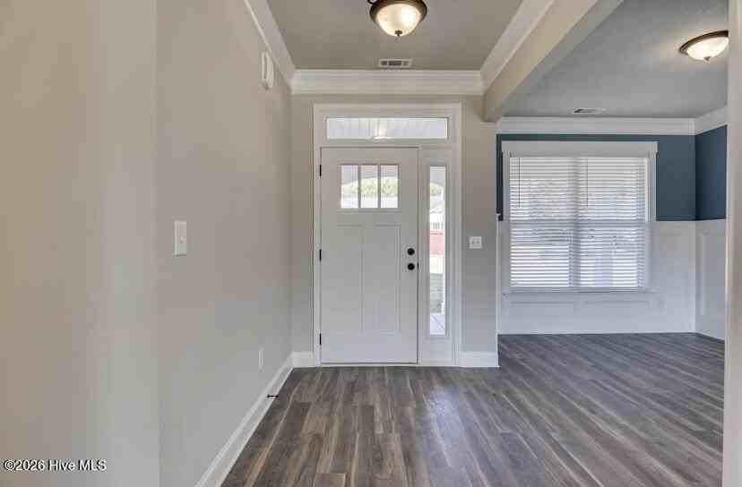 1649 Pine Ridge Dr N - Photo 2 of 14
