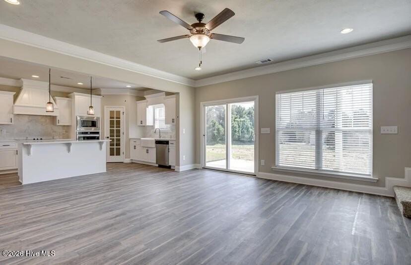1649 Pine Ridge Dr N - Photo 3 of 14