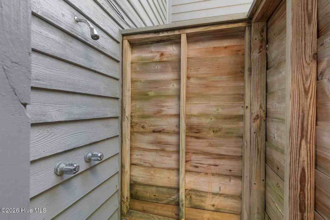 123 Jackson Ave #B - Photo 3 of 30