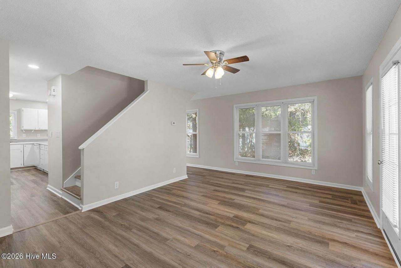 123 Jackson Ave #B - Photo 7 of 30