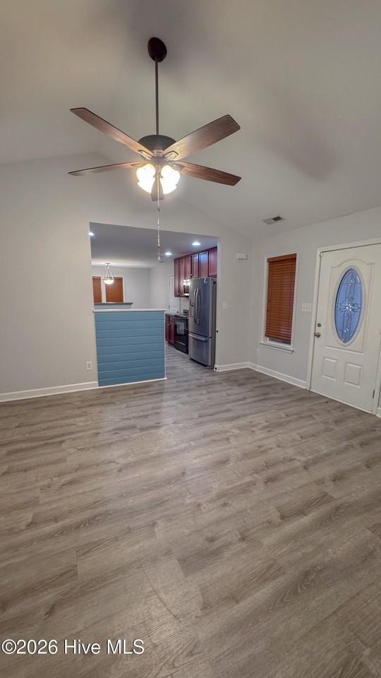 312 Jasmine Ln - Photo 7 of 24