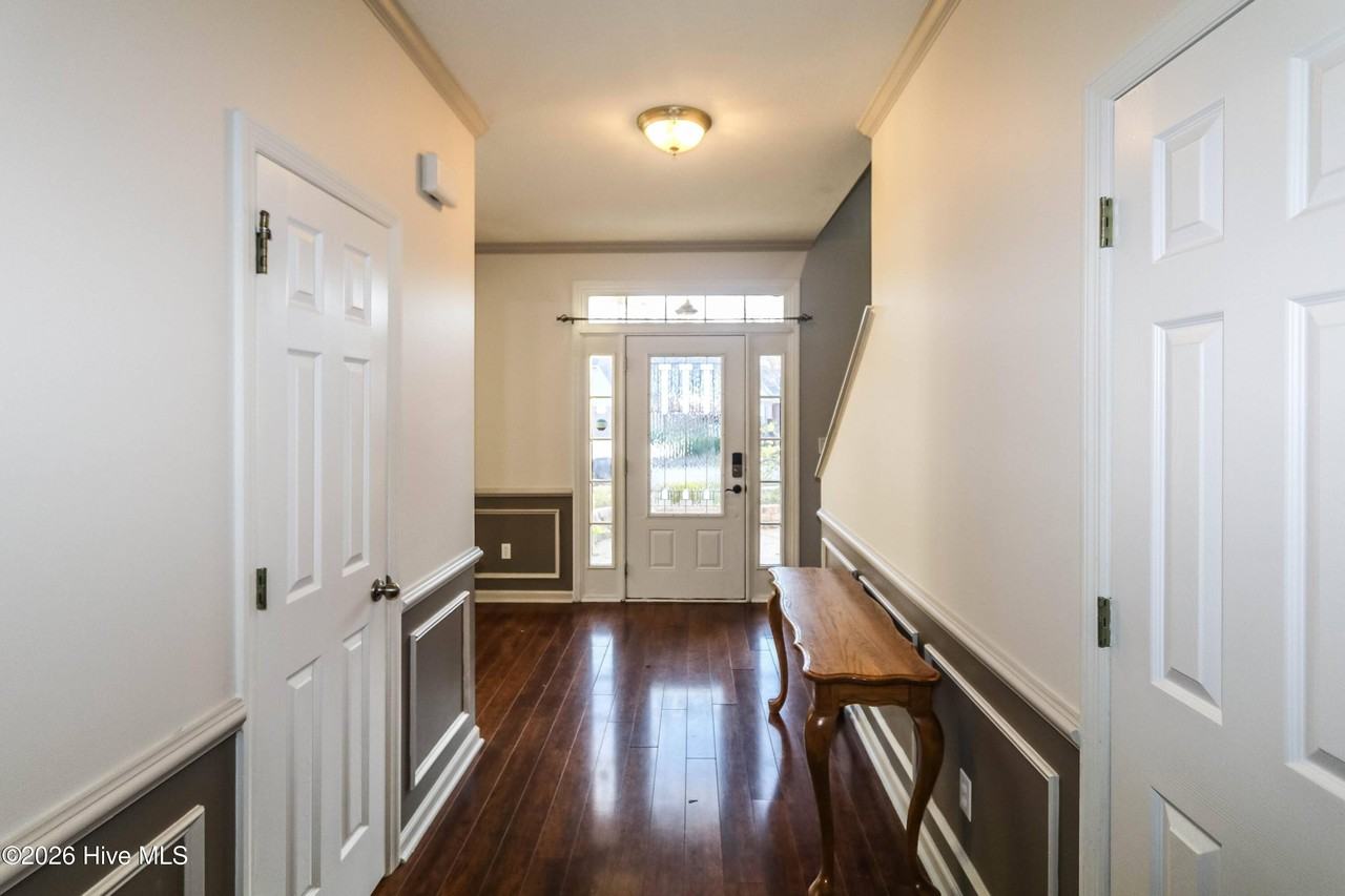 4704 Park Ridge Ct - Photo 4 of 50