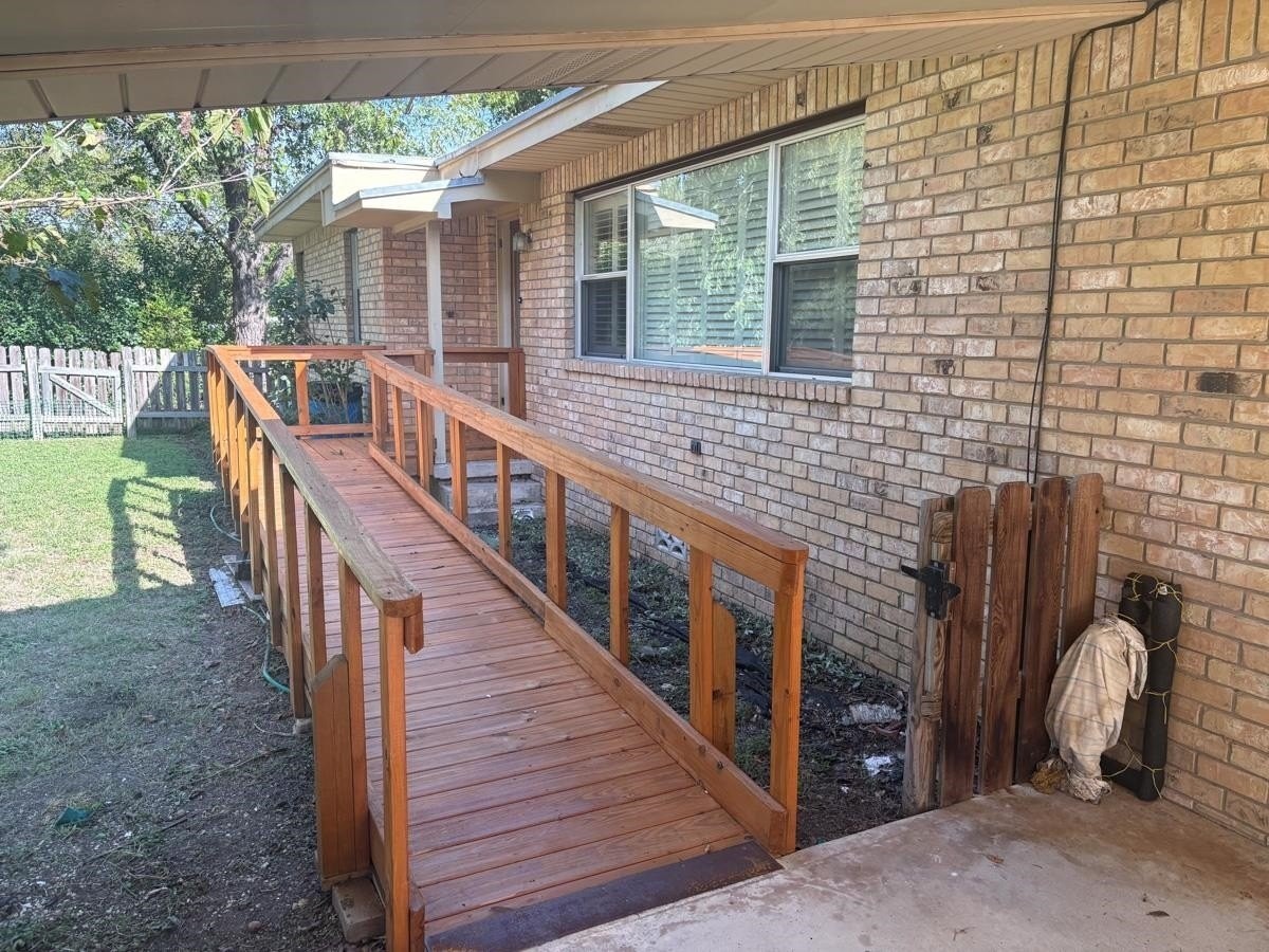 108 E Taggard St - Photo 2 of 15