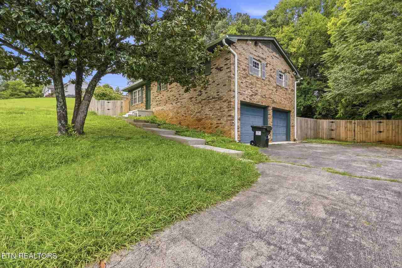 4400 Wells Rd - Photo 2 of 21