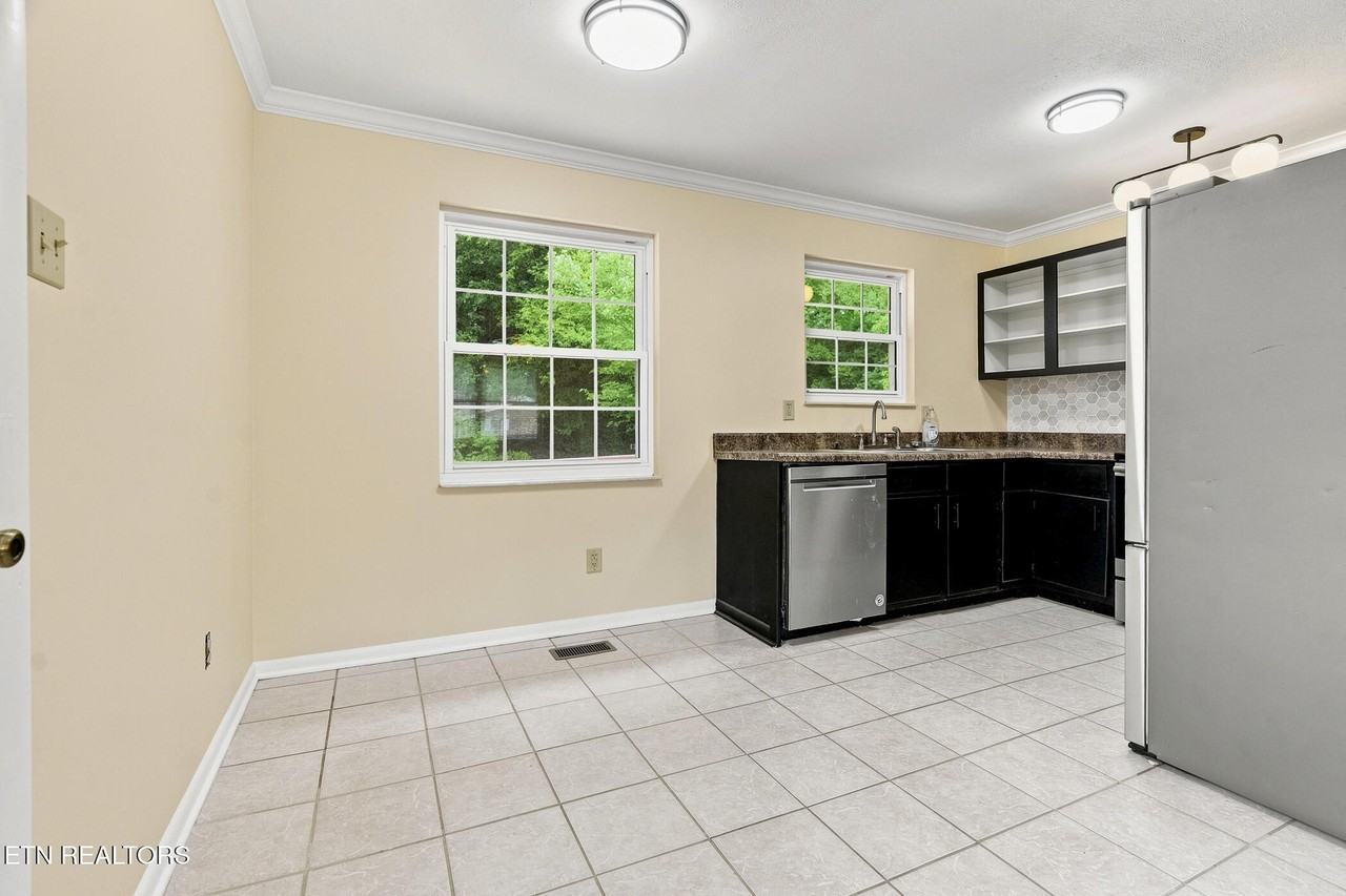 4400 Wells Rd - Photo 7 of 21