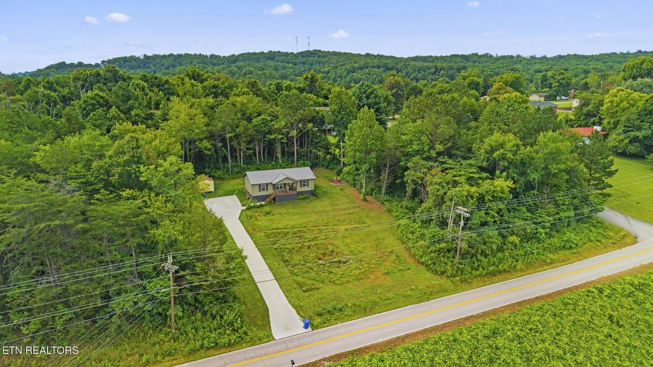 112 Highland View Dr - Photo 2 of 36