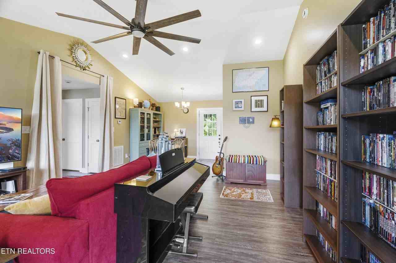 112 Highland View Dr - Photo 5 of 36