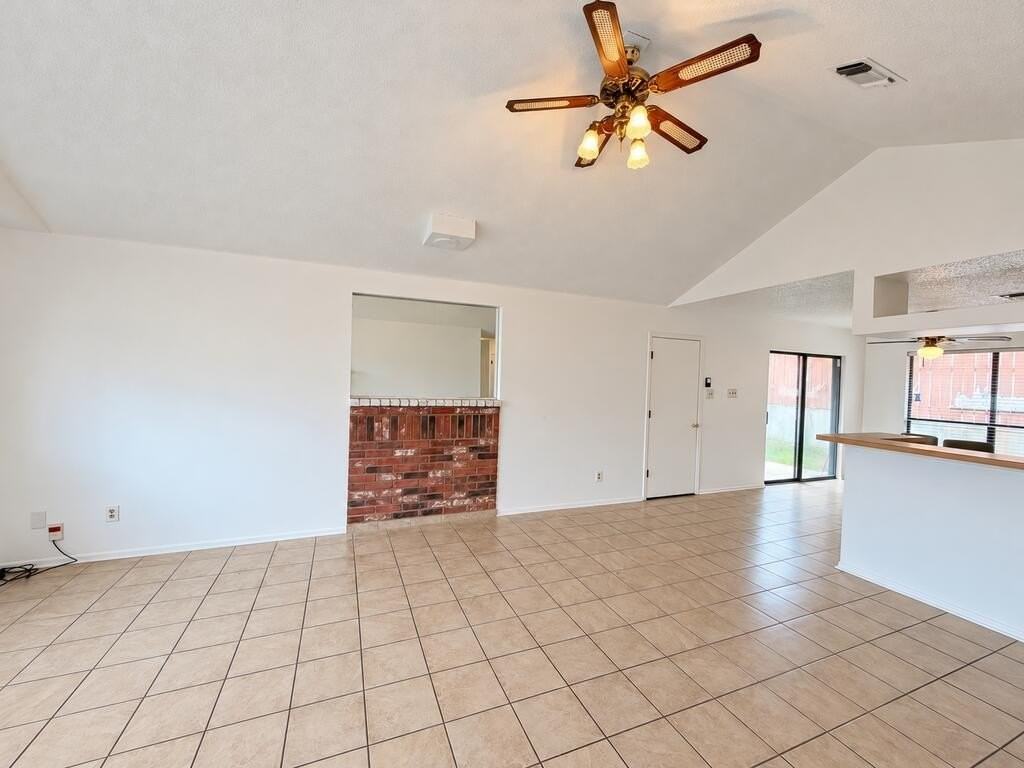 801B Laura Belle Dr - Photo 4 of 32