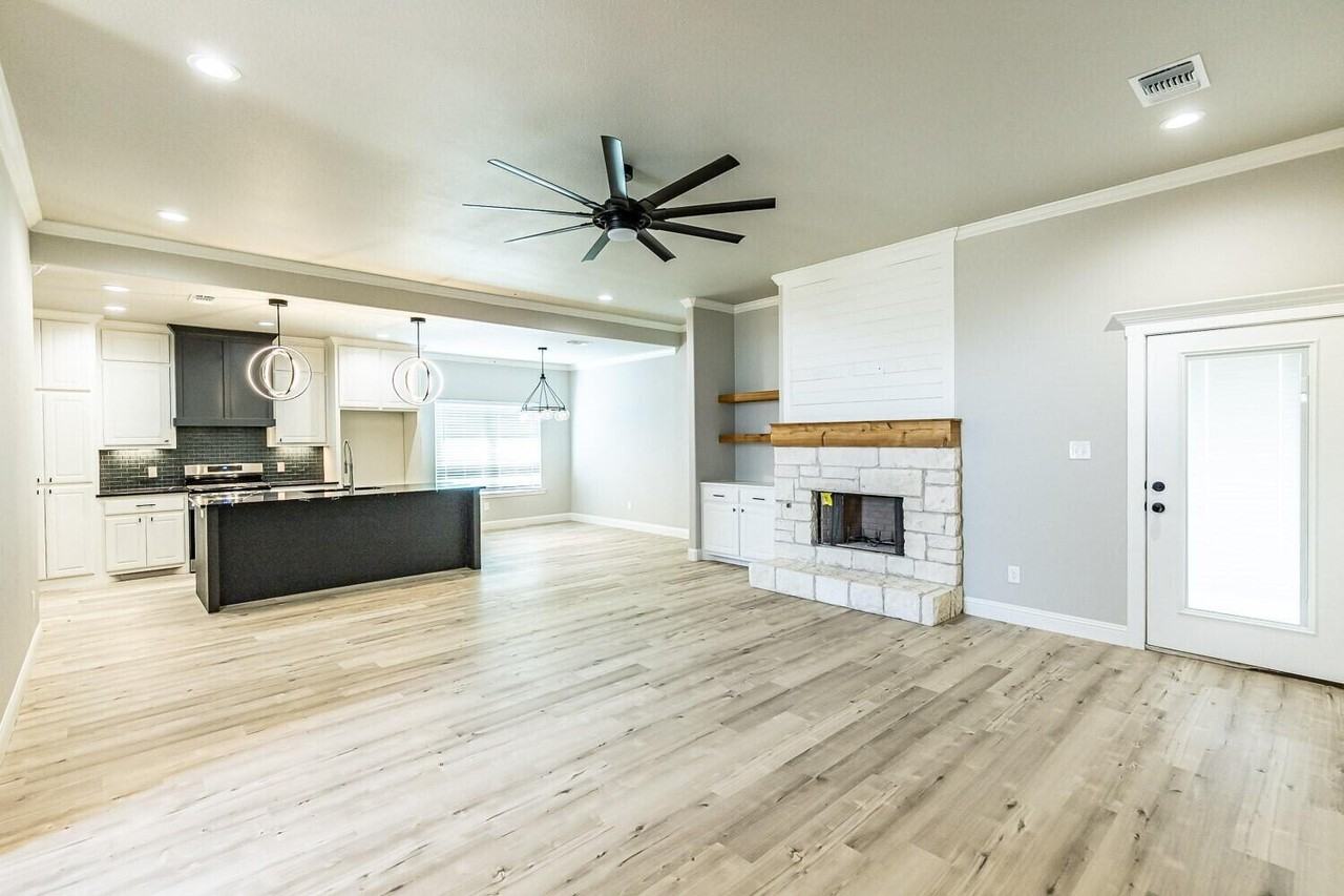 7002 17th St - Photo 4 of 19