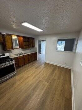 2907 Auburn St - Photo 3 of 9