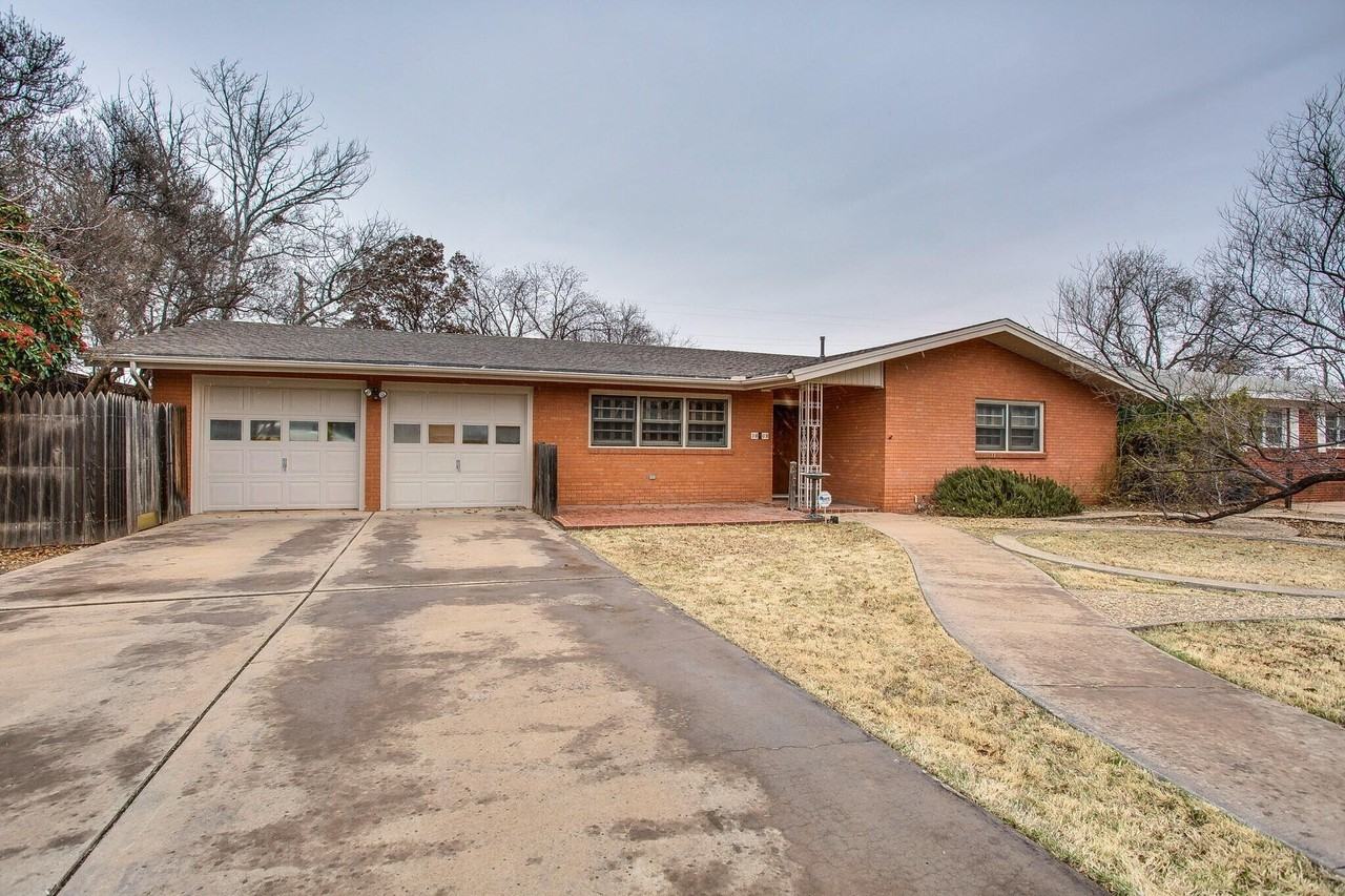 3608 43rd St - Photo 2 of 16