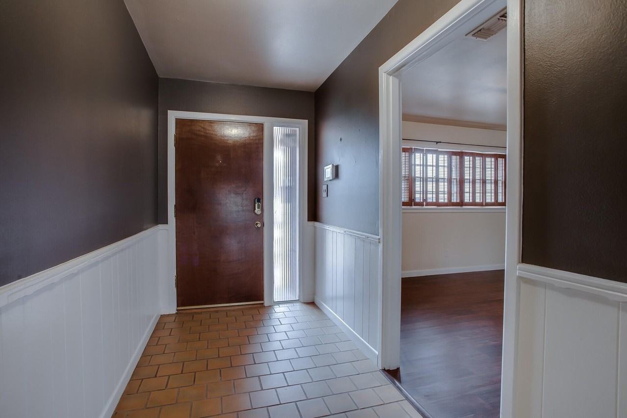 3608 43rd St - Photo 3 of 16