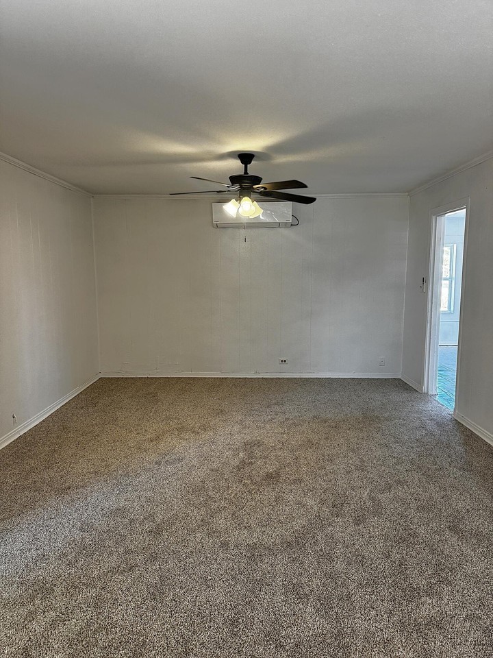 850 S 12th St - Photo 5 of 17