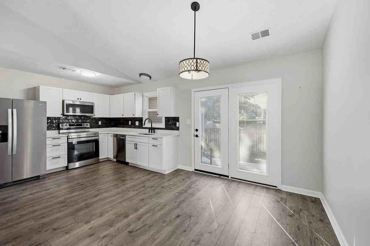 3624 Cottage Cir - Photo 7 of 23