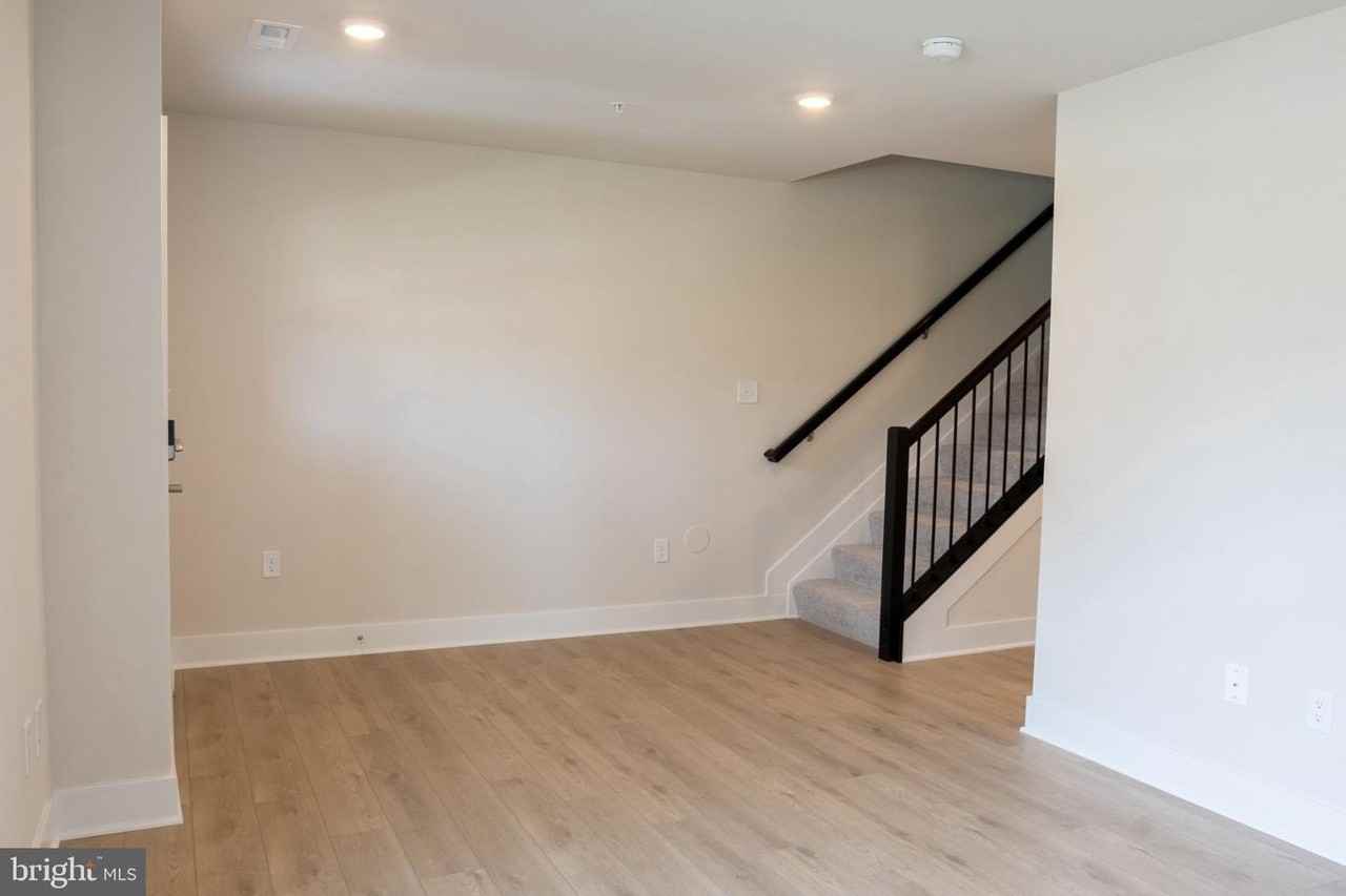 7418 Amega Way - Photo 3 of 37