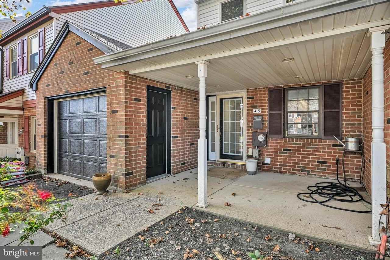 45 Princeton Ct - Photo 2 of 28
