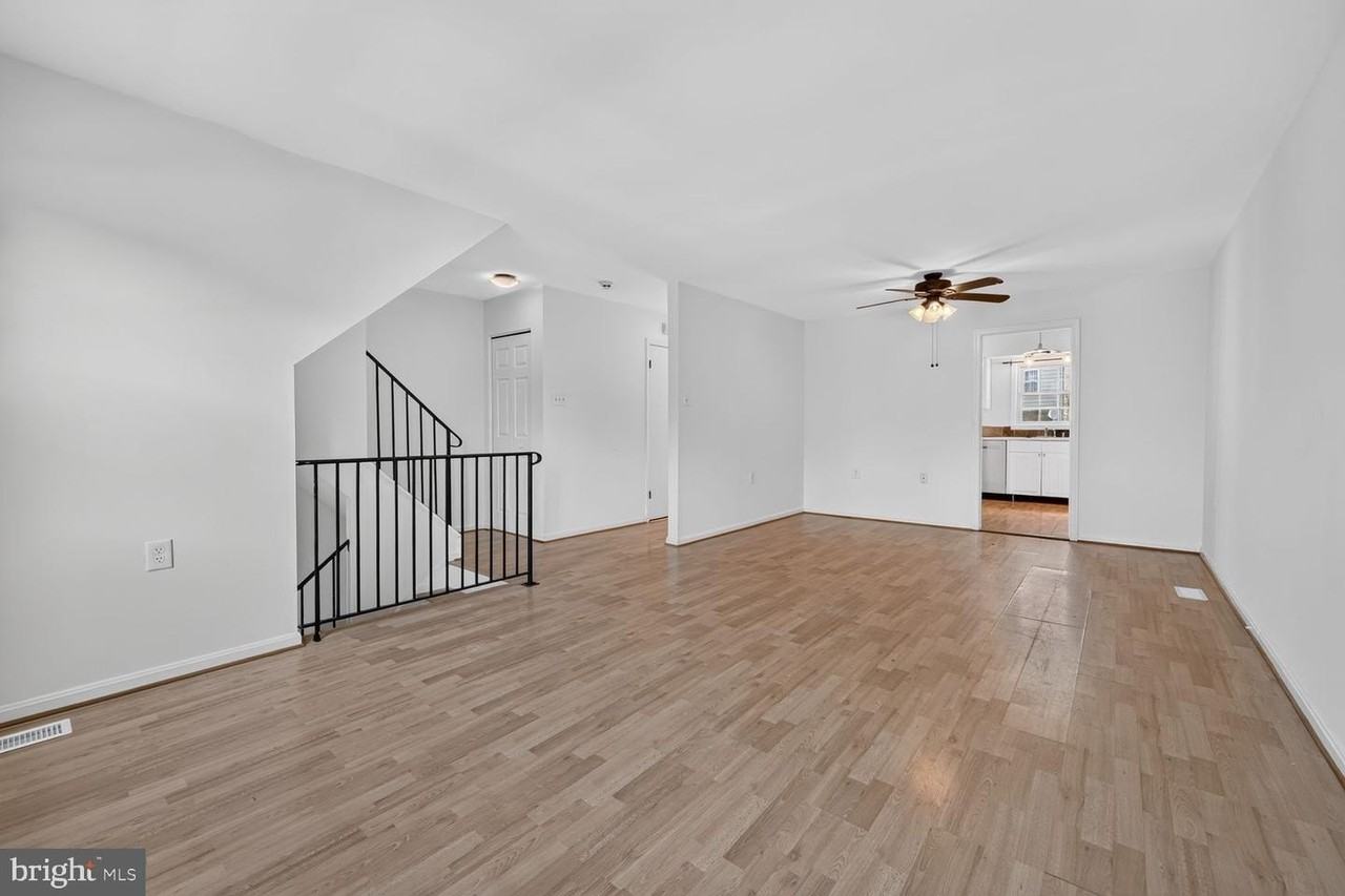 3046 Seminole Rd - Photo 3 of 15